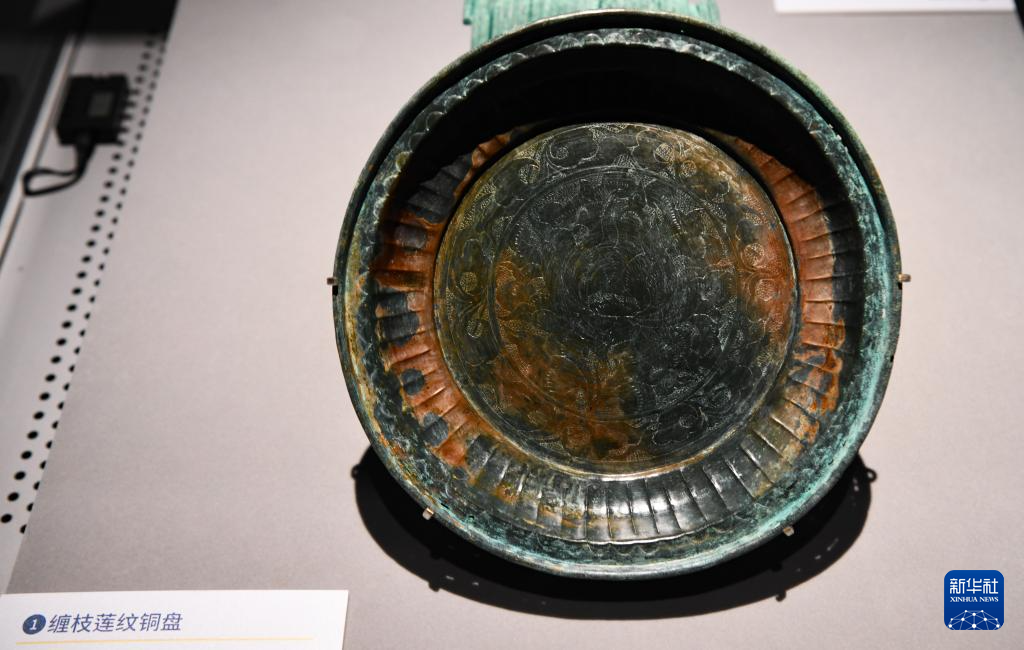 400余件南海沉船遗址出水文物首次亮相-新华网