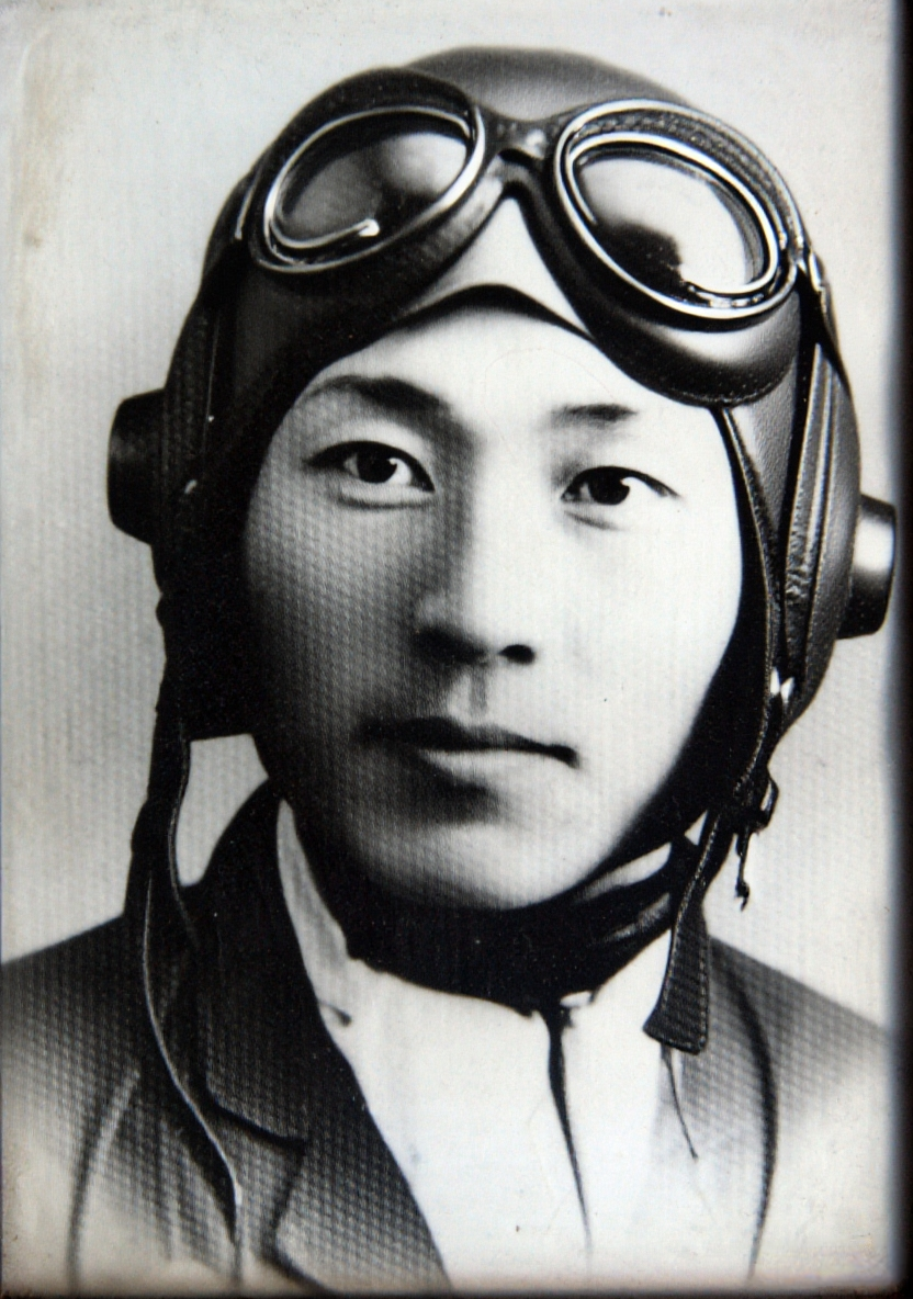 报告文学丨英雄泪：深情礼赞穿越蘑菇云的英雄群体-新华网