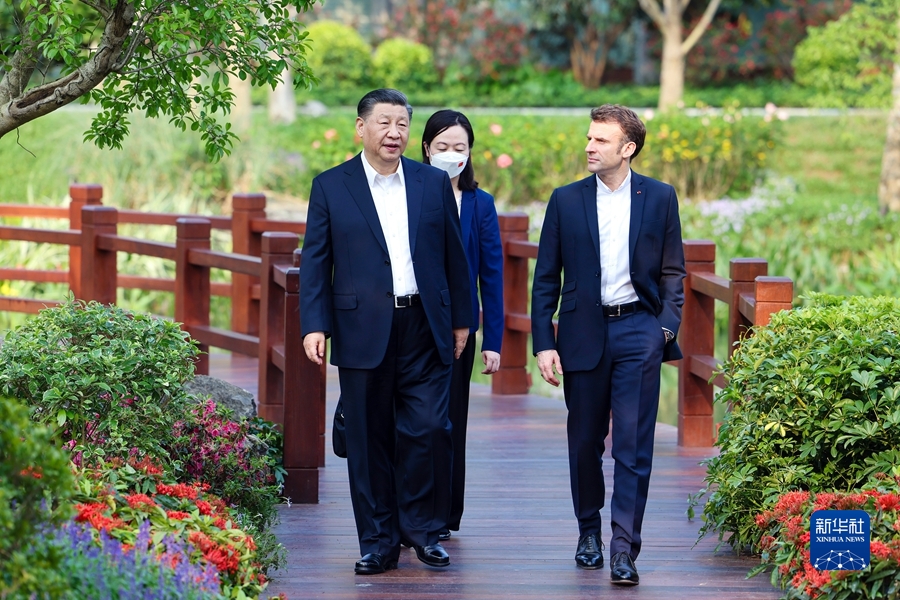 习近平同法国总统马克龙在广州非正式会晤(图1)