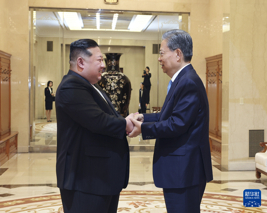 赵乐际会见朝鲜劳动党总书记、国务委员长金正恩(图1)