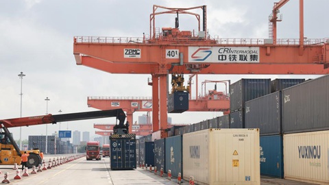 图文故事丨跟着习近平总书记看这个西部对外开放大枢纽