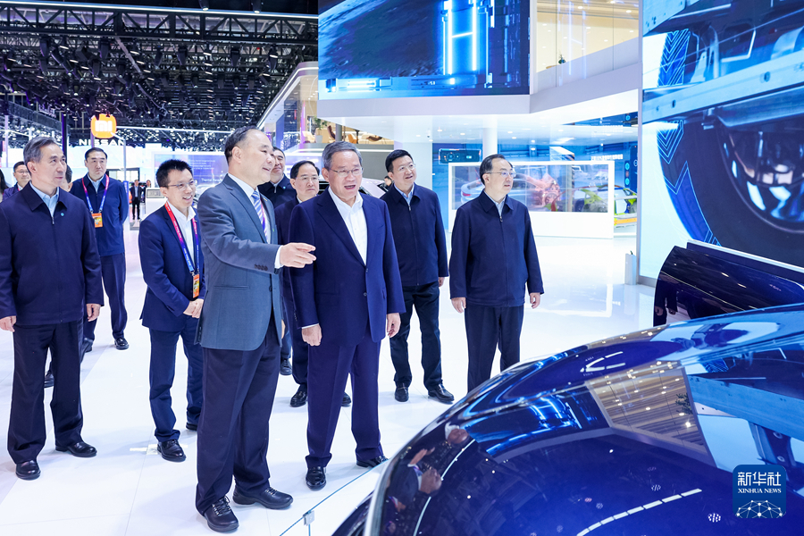 李强在2024北京国际汽车展览会调研时强调 大力发展智能网联新能源汽车 促进汽车产业高端化智能化绿色化升级(图1)