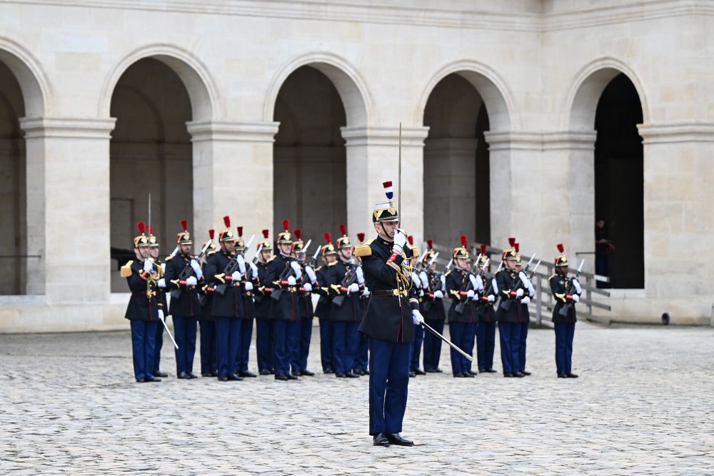 国家主席习近平出席法国总统马克龙举行的欢迎仪式(图2)