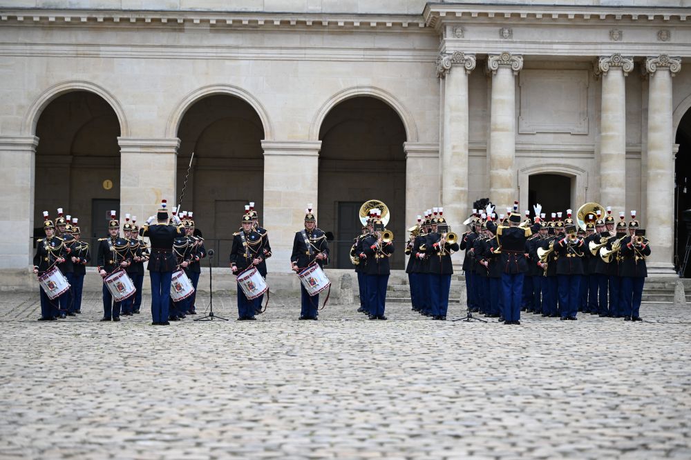 国家主席习近平出席法国总统马克龙举行的欢迎仪式(图4)