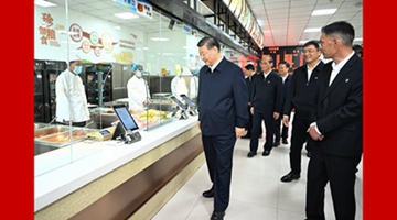 学习进行时丨总书记走进中学食堂,特别关注这两个细节