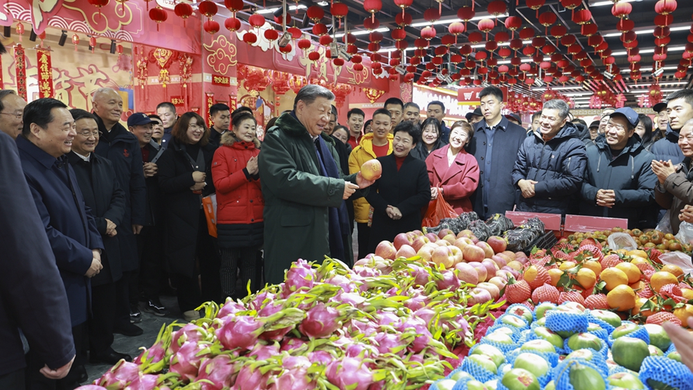 习近平春节前夕赴辽宁看望慰问基层干部群众