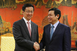 韩正会见越共中央政治局委员、政府副总理王庭惠