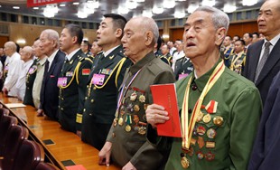 庆祝中国人民解放军建军90周年大会隆重举行