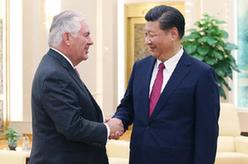 习近平会见美国国务卿蒂勒森