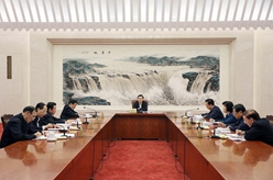 中共全国人大常委会党组召开会议 学习贯彻党的十九大精神　张德江主持会议并讲话