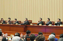 张德江主持十二届全国人大常委会第三十三次会议闭幕会并发表讲话