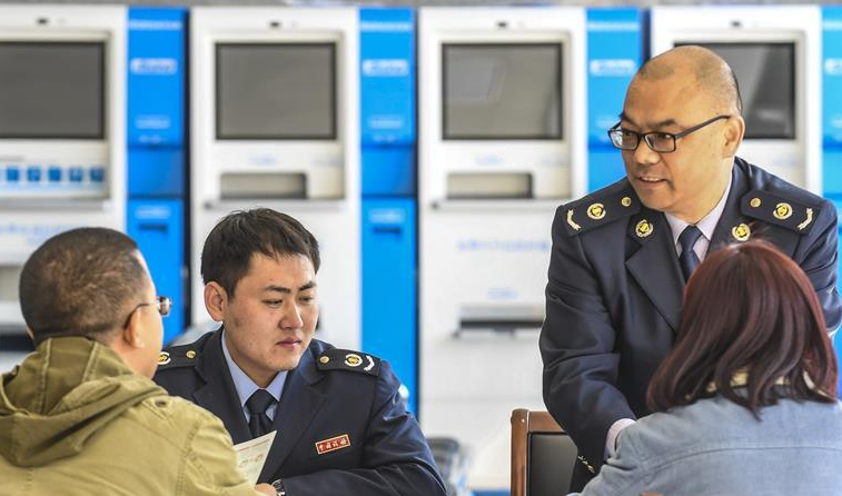 河北廊坊：“减税降费”送春风