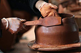 雲南迪慶：傳統黑陶助力村民增收