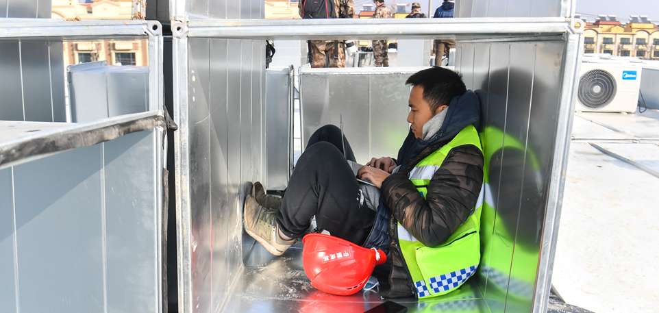 肖艺九：在“英雄之城”记录中国战疫