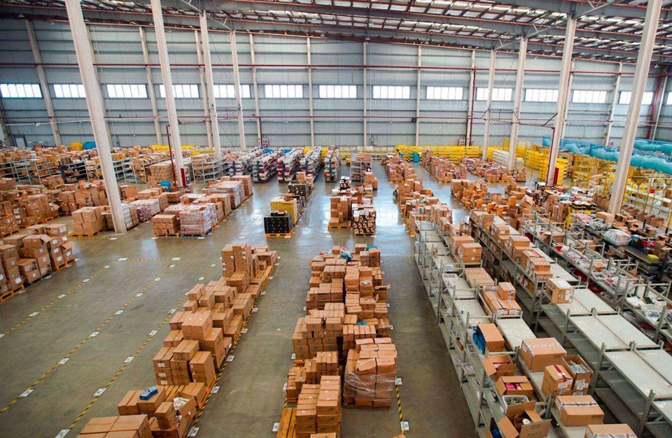 我国快递年业务量首次突破千亿件大关 稳居世界第一