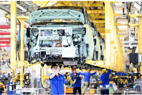 国内生产总值突破百万亿大关