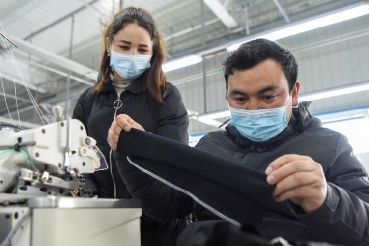 新疆于田：工业园区里的新生活