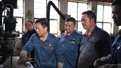 艾爱国：&ldquo;作为一名党员，我就要做得更多&rdquo;