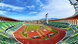 为什么田径世锦赛会在一个大学田径场里举行?