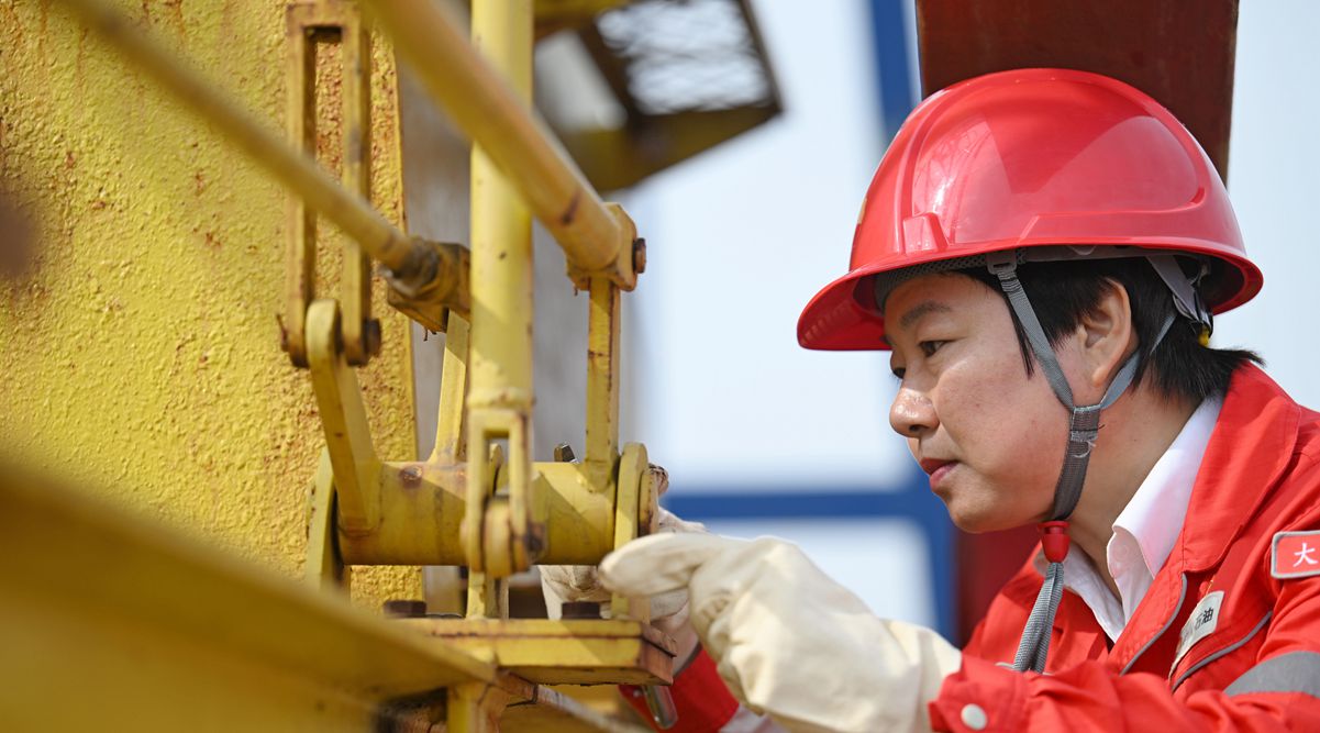 宫艳红:绽放在石油开采一线的“铿锵玫瑰”