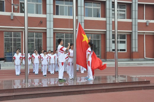 人大附中开学 刘彭芝:授人以鱼，不如授人以渔