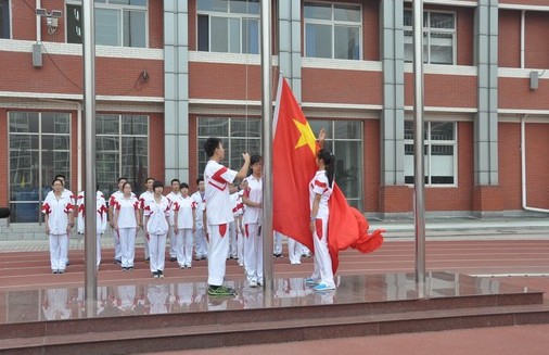 一座楼的背影&mdash;&mdash;纪念人大附中逸夫楼