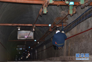 《七项规定》宣讲团记者井下体验矿工生活