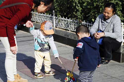 中国启动实施“单独”生育二胎政策