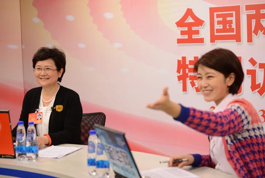 嘉宾向网友问好