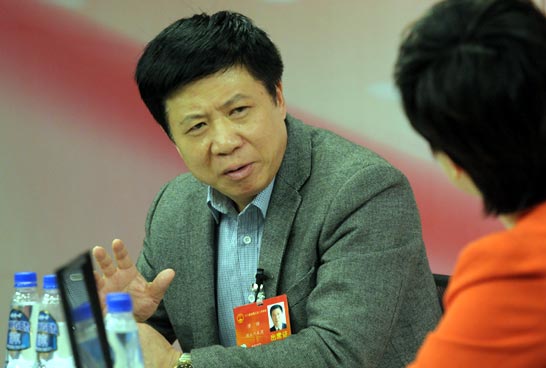 回天胶业集团董事长章锋将做客新华网