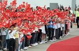 香港小学生欢迎胡锦涛主席抵港