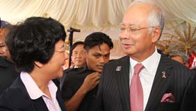 肖莺子拜会马来西亚总理