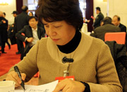 全国政协委员梁骧接受新华网、中国政府网记者采访并留言