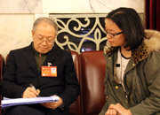 全国政协委员尹卓接受新华网、中国政府网记者采访并留言