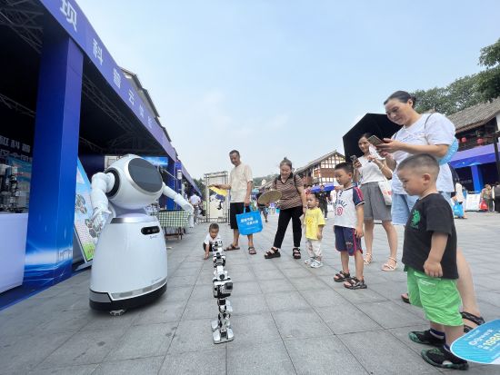 图为活动现场。钟旖摄