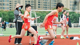 这里的孩子,把运动会上进了“体育课”