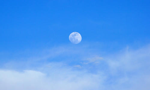 为什么有时候白天也能看到月亮？