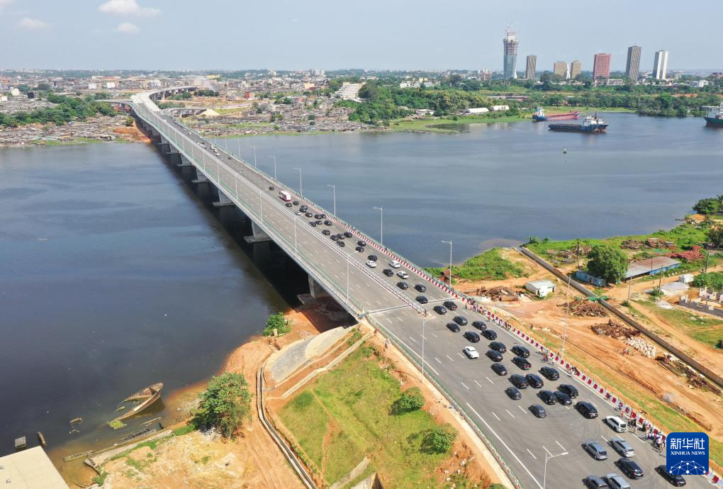 科特迪瓦总理宣布阿比让四桥项目通车