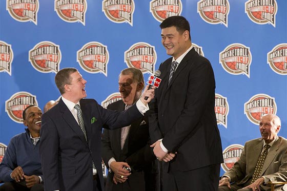 姚明出席NBA全明星赛活动