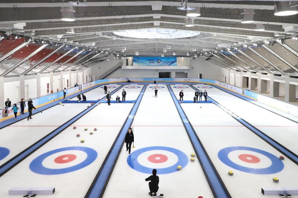 “冰立方”冰上運動中心將在北京冬奧會時提供冰壺體驗
