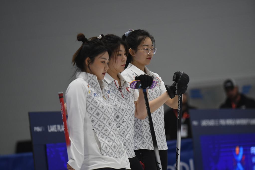 中国队逆转韩国队夺得世界大冬会女子冰壶金牌