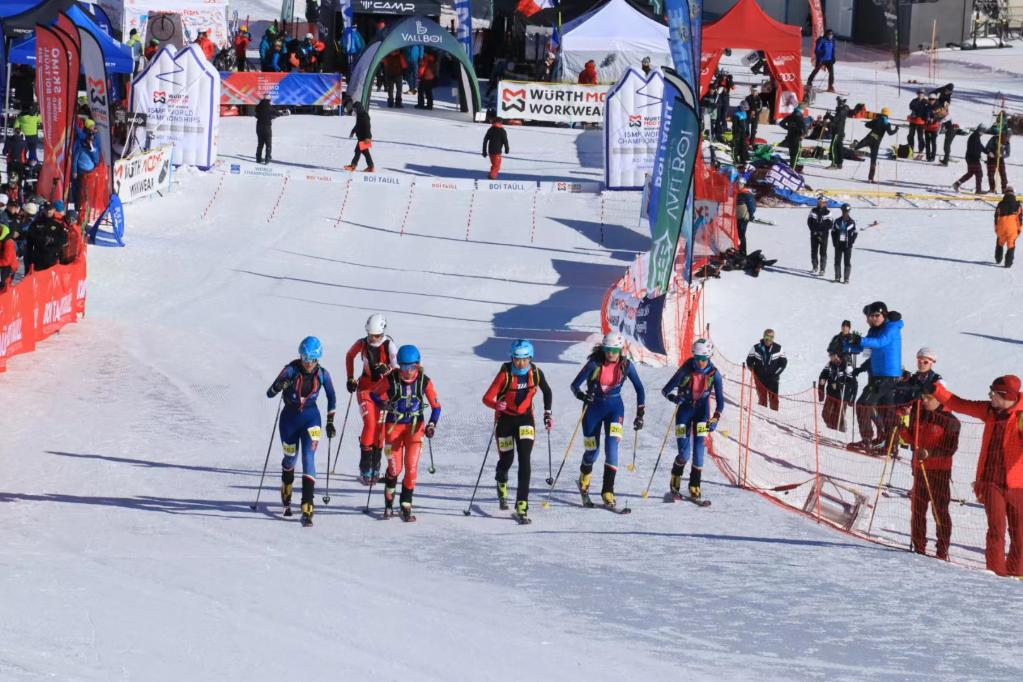 滑雪登山世锦赛开赛 中国队摘历史首金
