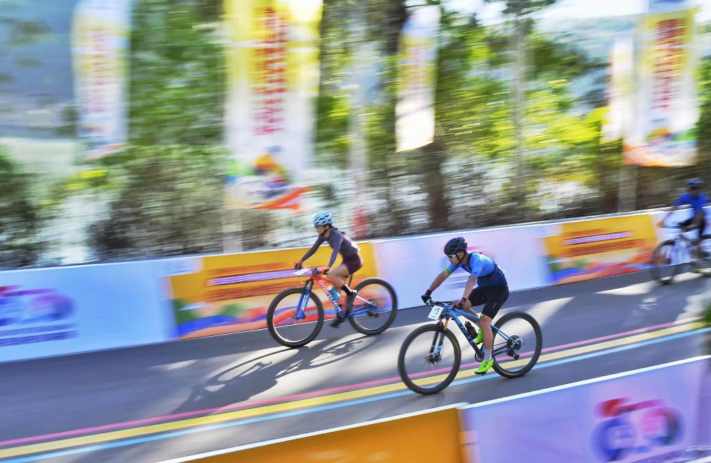 2023年环纳米体育四川穿越大凉山会理山地自行车公开赛举行(图3)