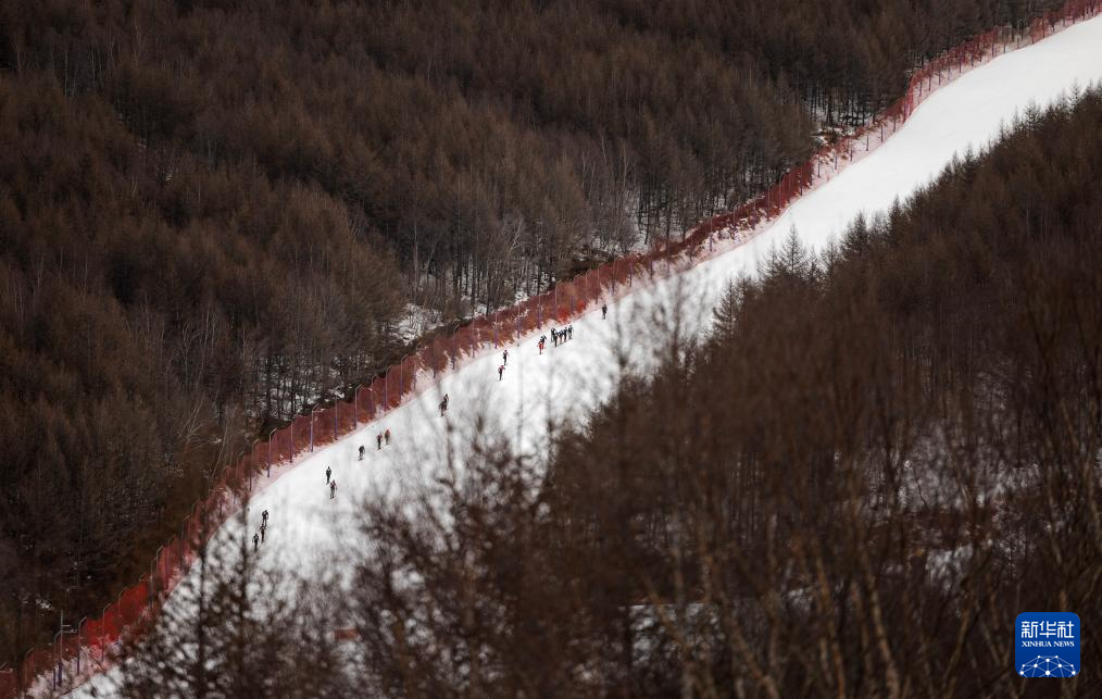滑雪登山——2025年全國挑戰(zhàn)賽在崇禮舉行