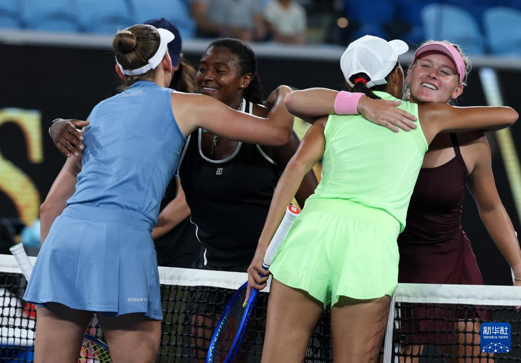 澳网：张帅/梅尔滕斯晋级女双八强