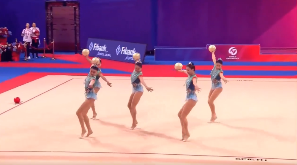 新节目国际赛场首秀 中国艺术体操队世界杯夺金