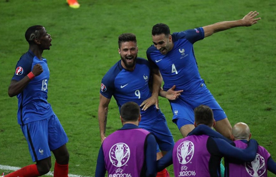 欧锦赛揭幕战：法国胜罗马尼亚