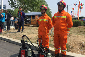 激情马拉松&middot;活力鲅鱼圈㊴|&ldquo;你们尽管奔跑，我们为你安保！&rdquo;