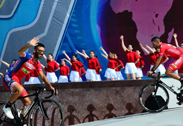 国社@体育|环湖赛见证青海本土车队从高原走向世界