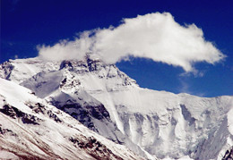 珠峰脚下的体育扶贫课